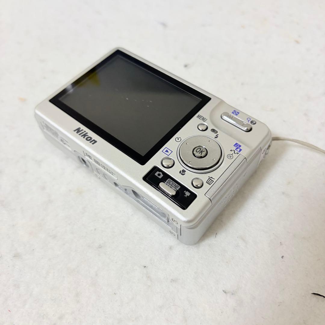 Nikonニコン COOLPIX S2 デジタルカメラ 動作確認済 極美品