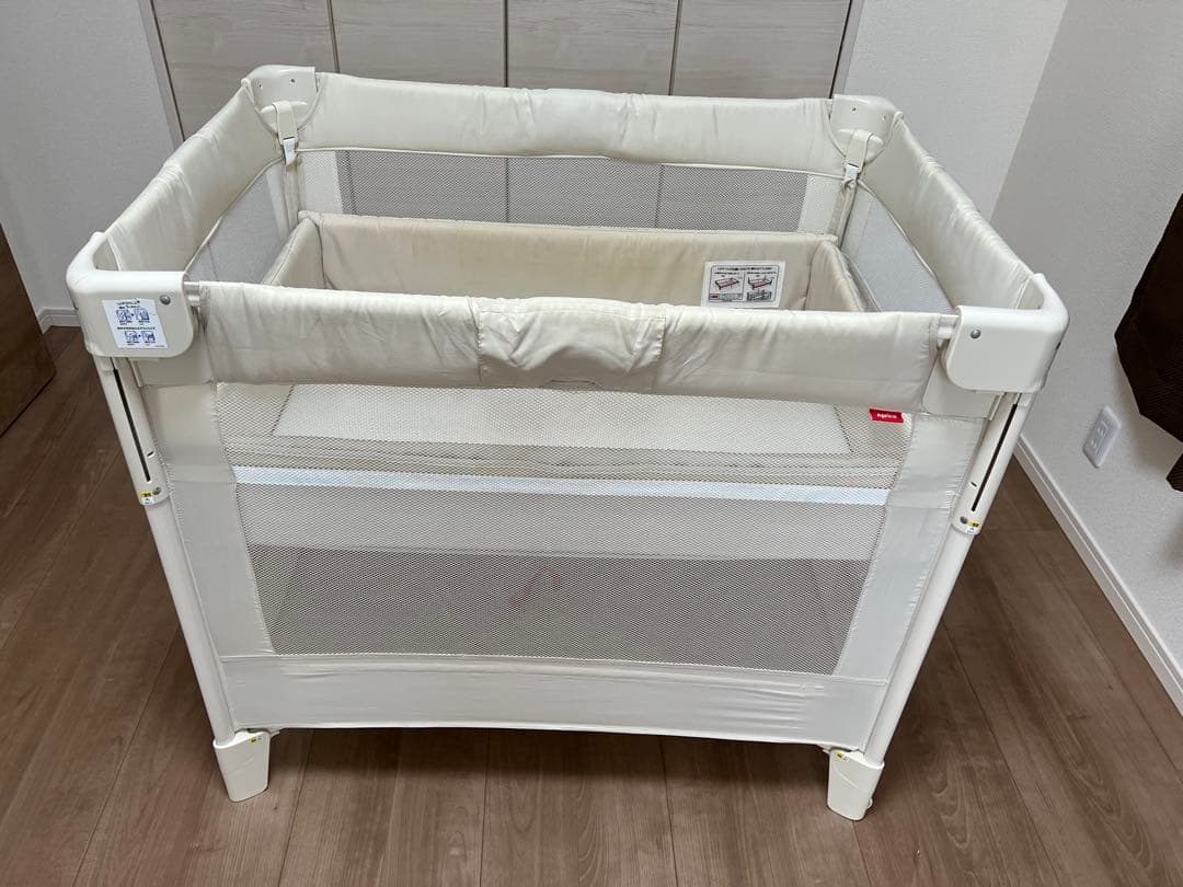 【ココネルエアー　アップリカ　たためるベビーベッド　折りたたみ】