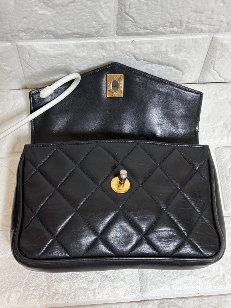 【良品】CHANELシャネルマトラッセボディバッグ　ターンロック