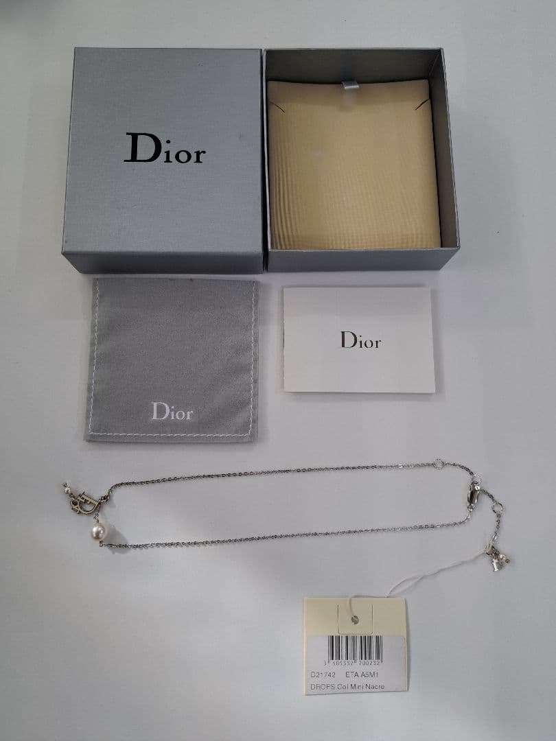 新品未使用【Christian Dior】ロゴパールネックレス