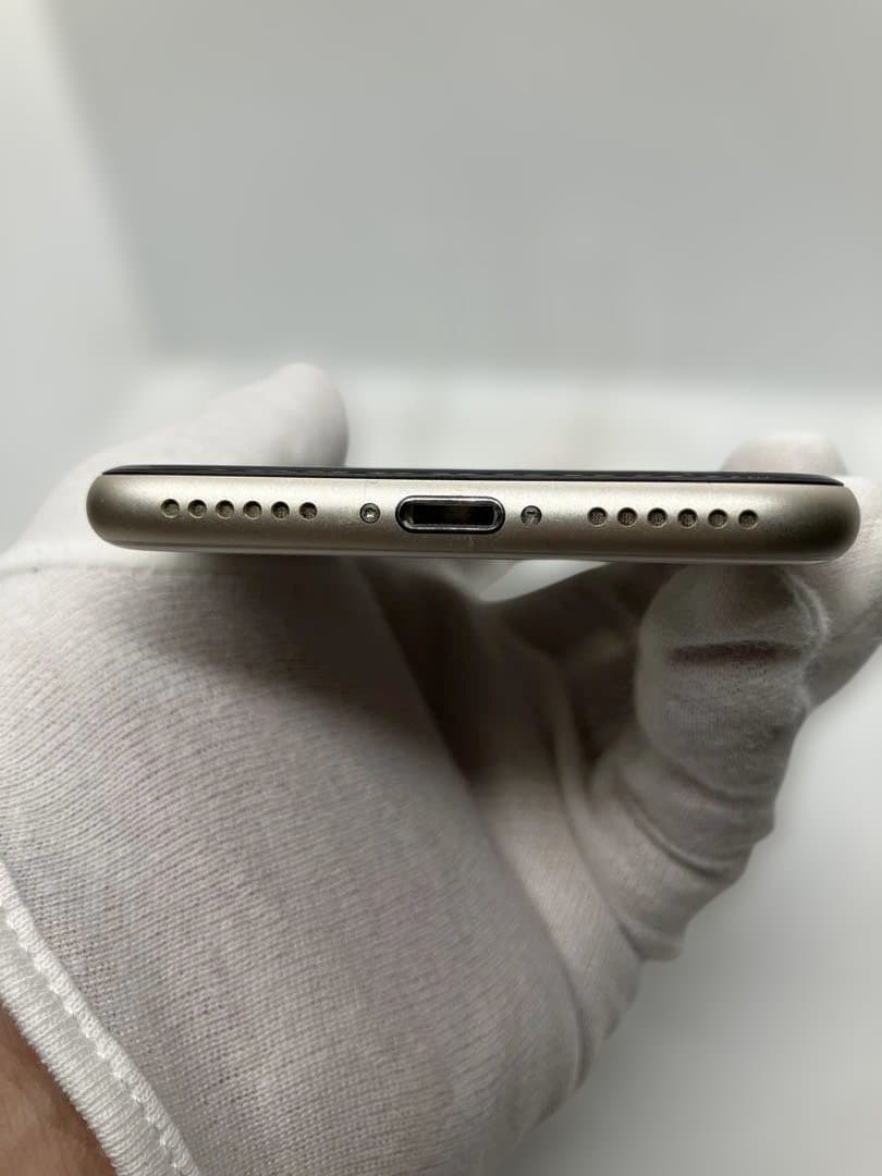 iPhone SE 第3世代 64GB 美品 SIMフリー バッテリー100%