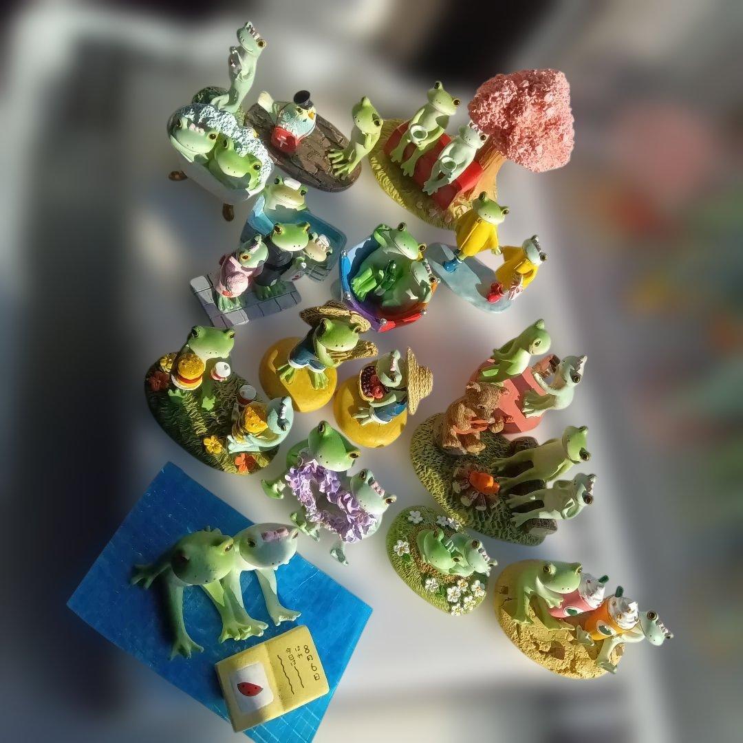コポーカエル　ペア（カップル）１５点のミニチュア