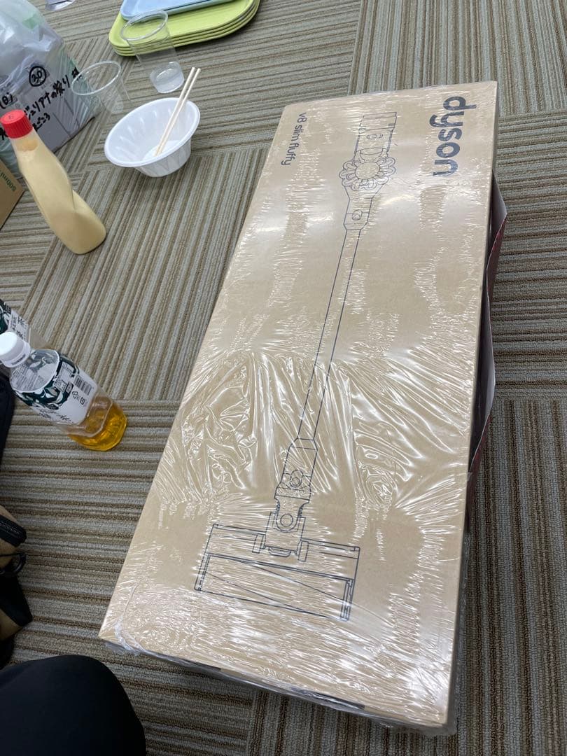 未開封 Dyson V8 Slim Fluffy Extra