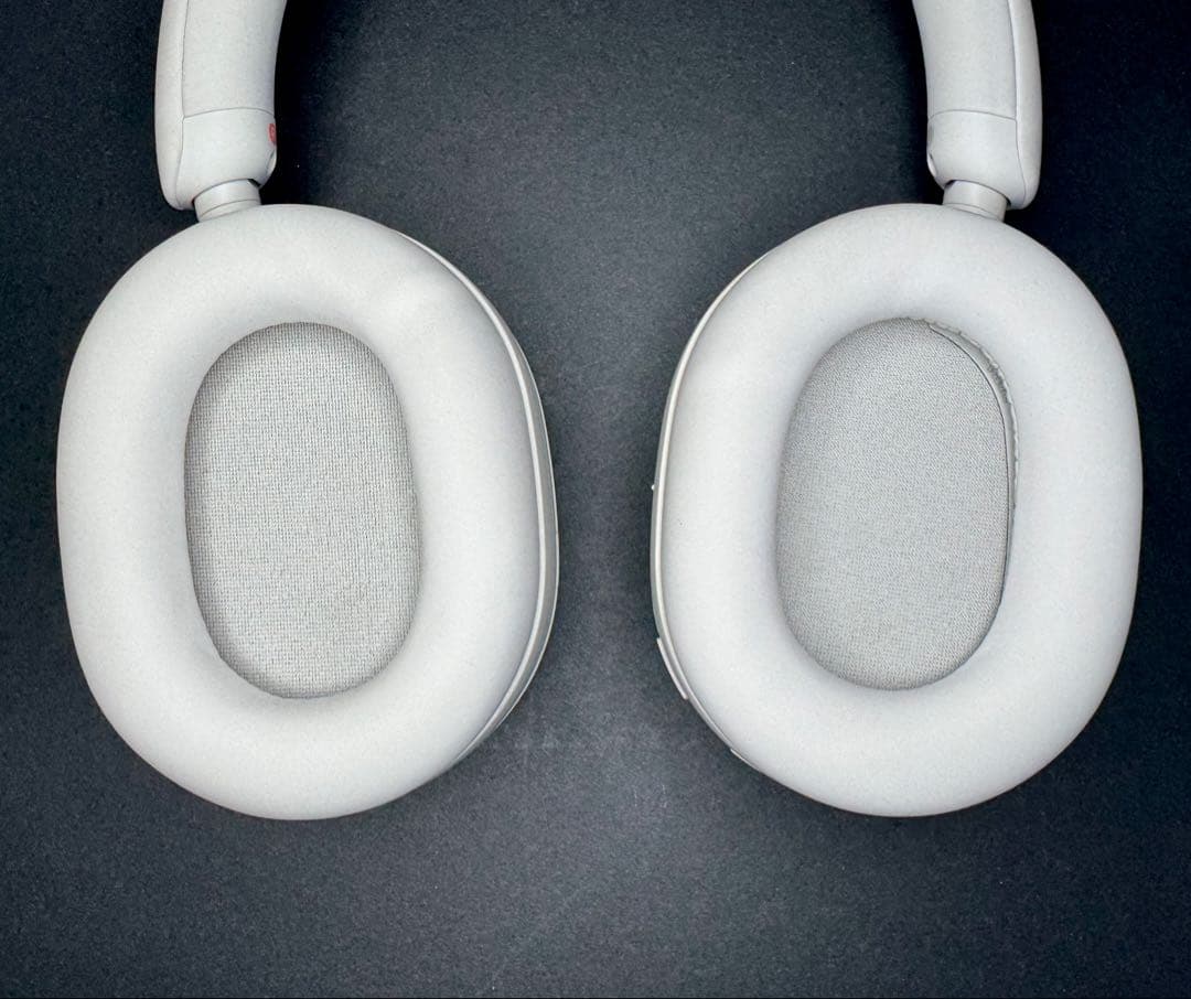 SONY WH-1000XM5 ノイズキャンセリングヘッドホン（シルバー）