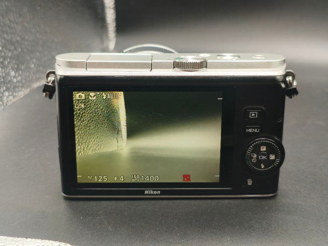 Nikon 1 J3 ミラーレスカメラ シルバー レンズ付き