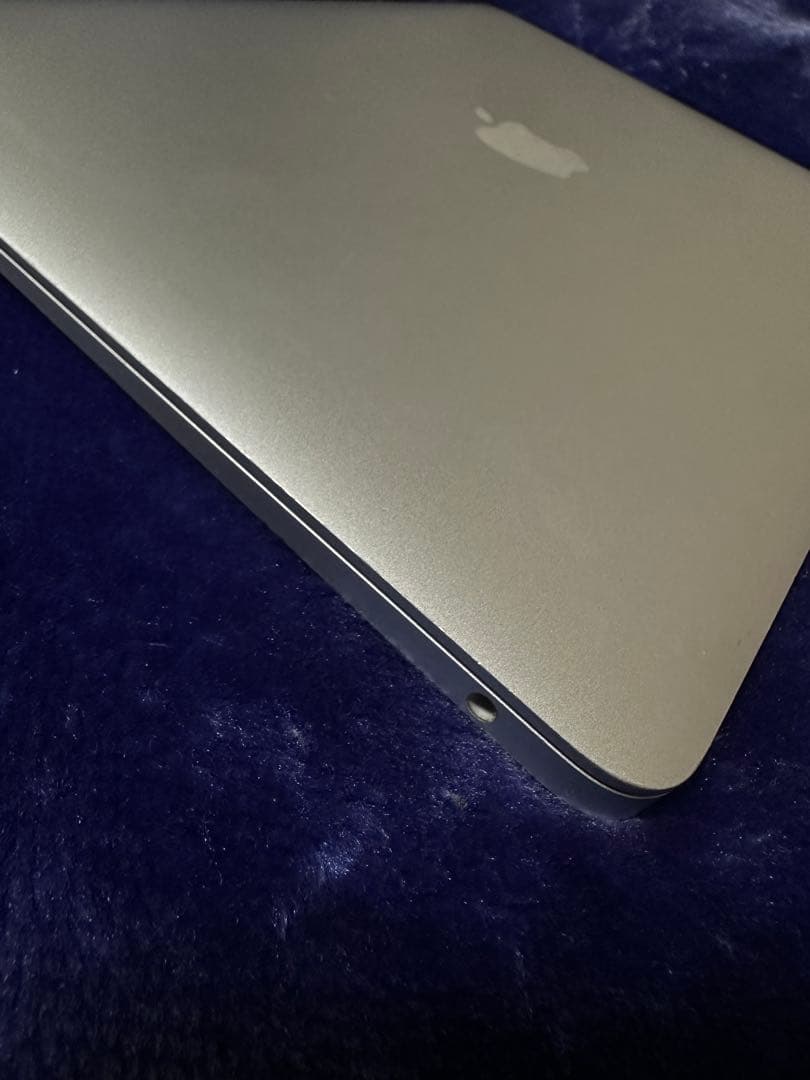 MacBook Air13インチ 256GB SSD、8GBメモリ