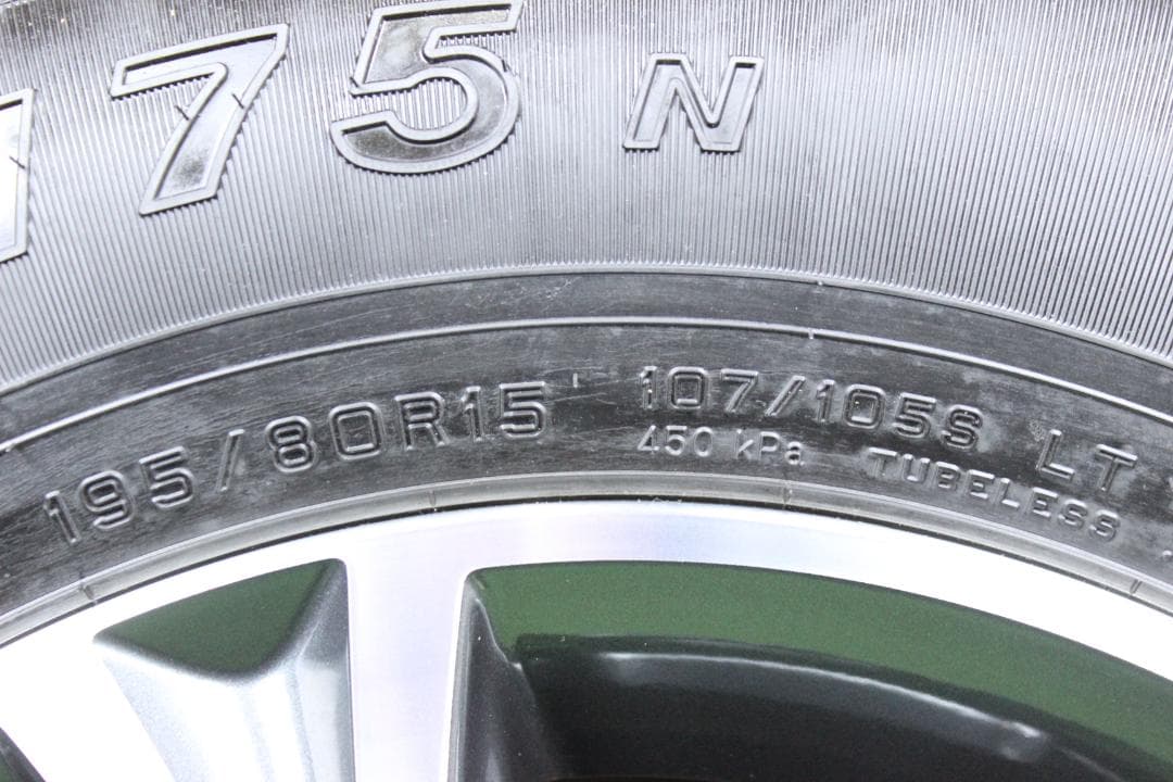 新車外し・ハイエースオプションホイール　№２４４