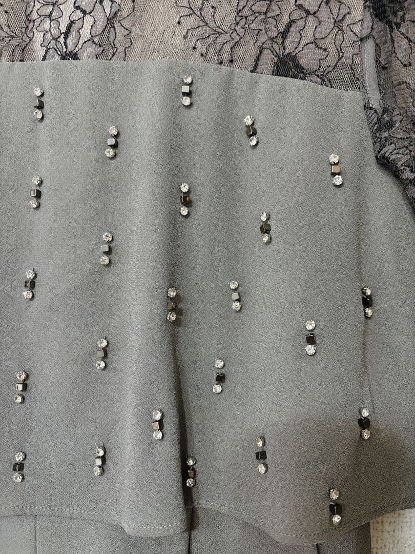 超美品‼️グレースコンチネンタル　ダイアグラム刺繍ワイドサロペットレースグレー36