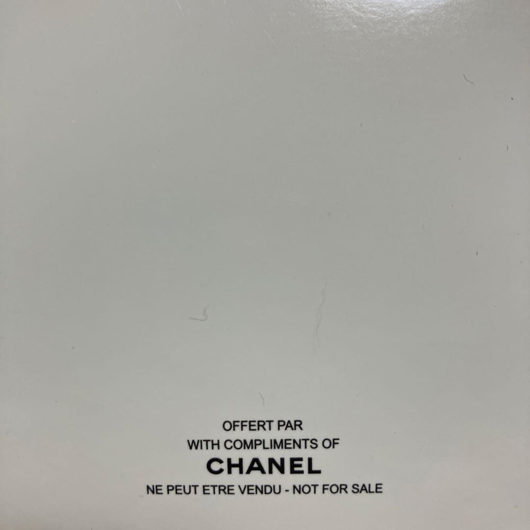 シャネル　ノベルティ　ポーチショルダー　箱付き