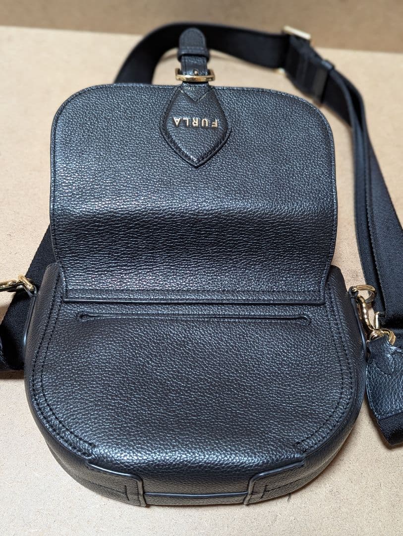 【FURLA】良品☆ウラニアショルダーバッグブラック レザー☆シンプル