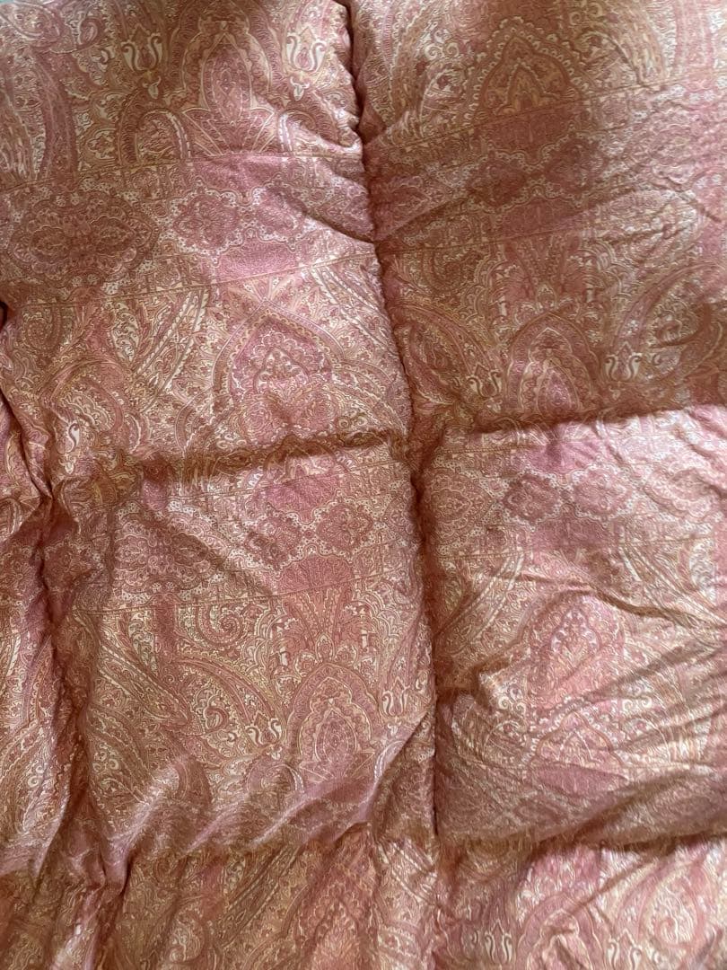 西川のペイズリー柄 ピンク 掛け布団マザーグースダウン使用（シングルサイズ）