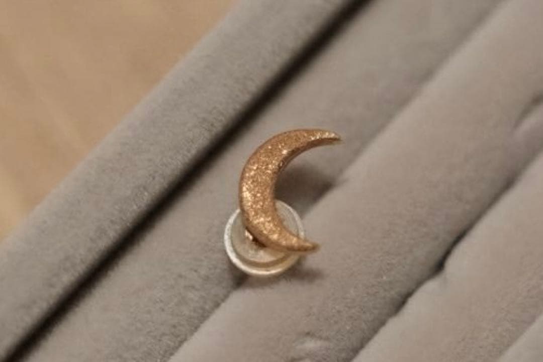 クアラントット 月 ピアス K18G