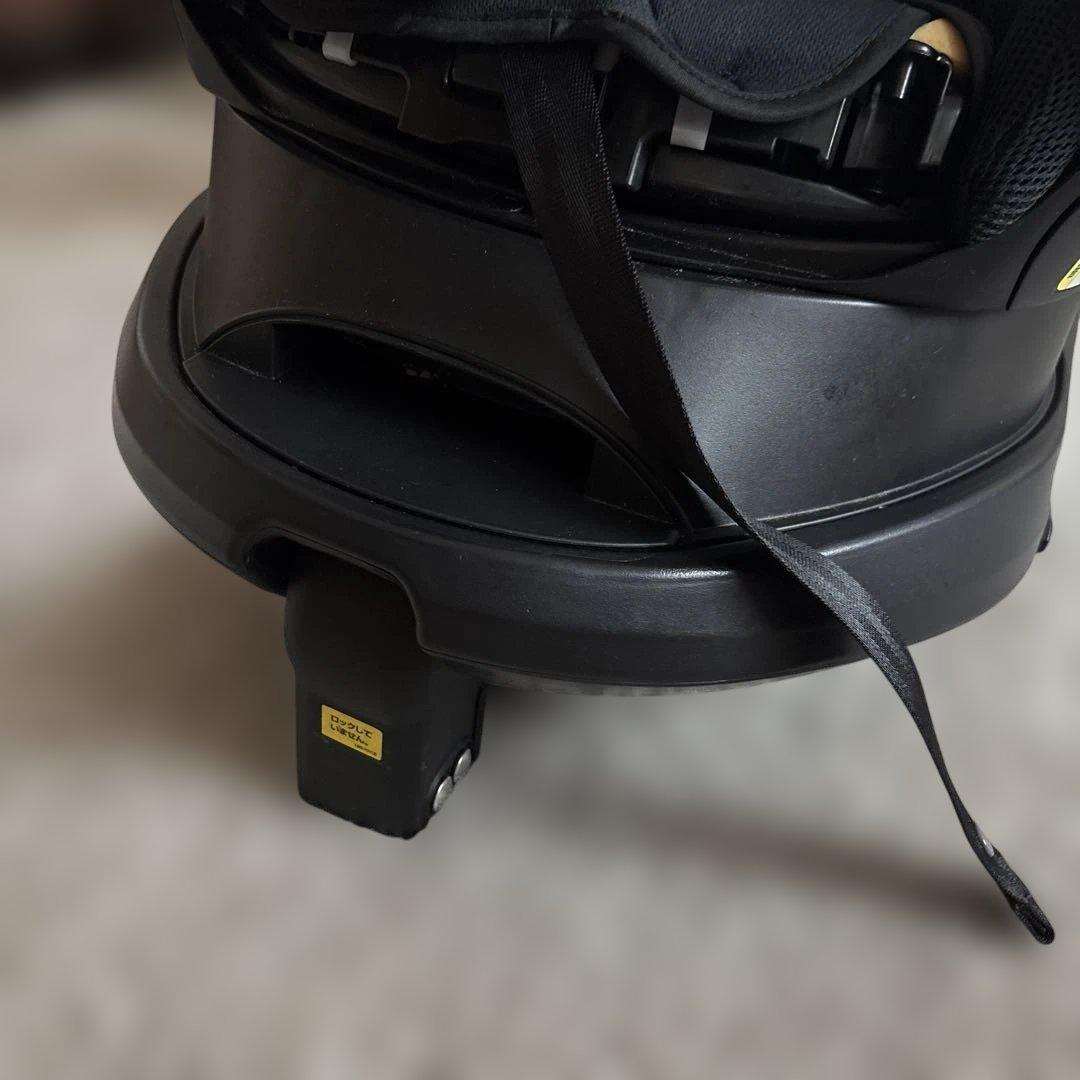 【美品】Aprica 車用チャイルドシート ブラック　ISOFIX