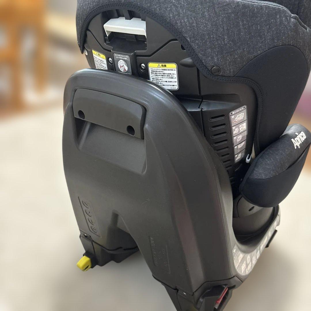 【美品】Aprica 車用チャイルドシート ブラック　ISOFIX