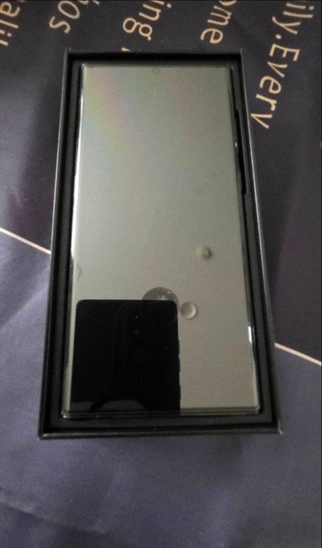 Samsung Galaxy S22 Ultra 本体