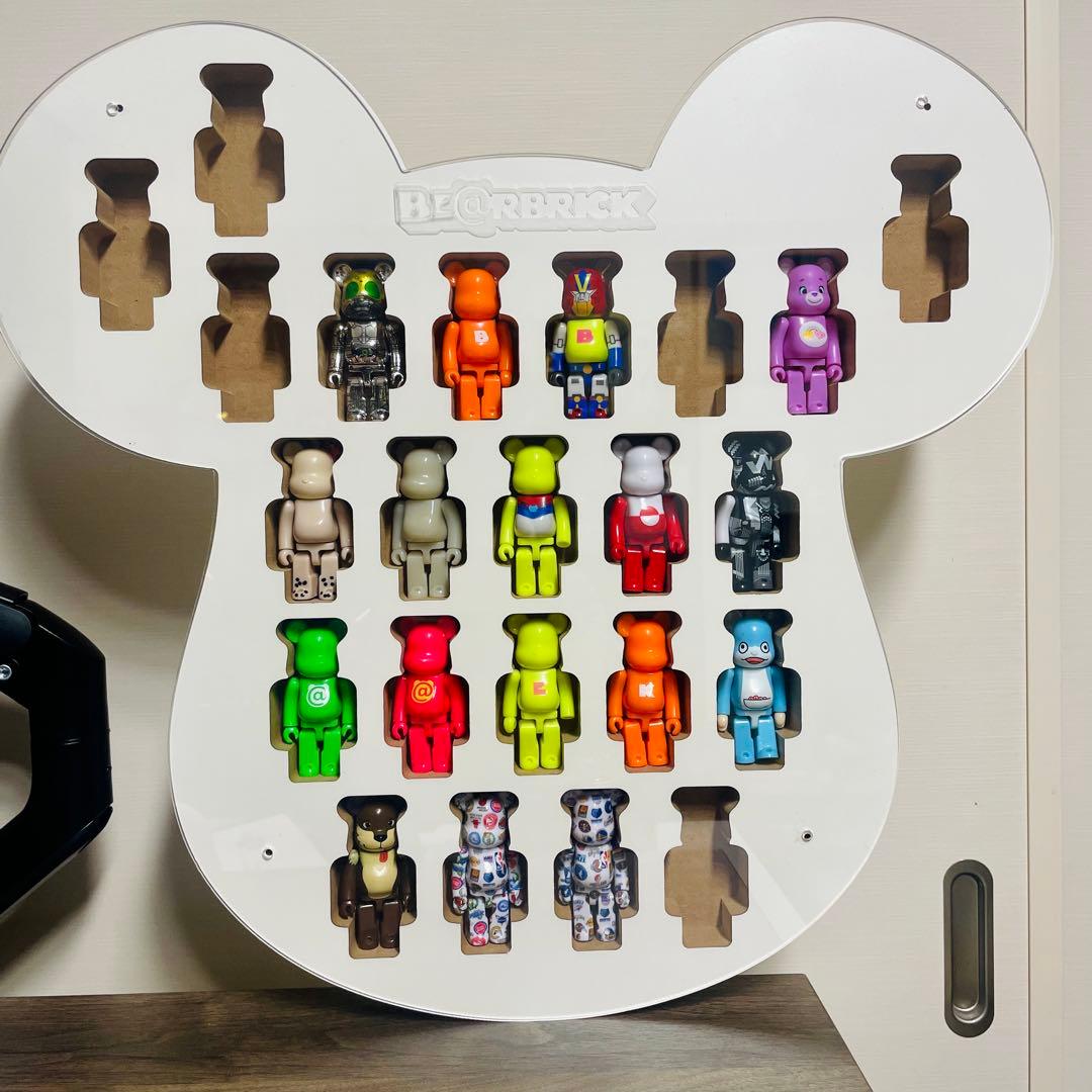 Be@rbrick 100% ディスプレイ　木製　ブリスターボード