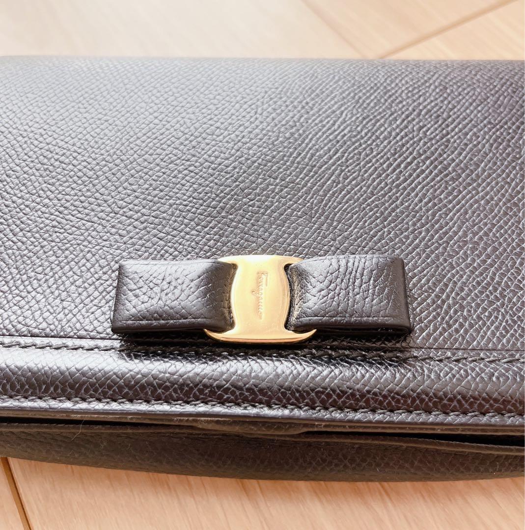 Salvatore Ferragamo フェラガモ チェーンウォレット