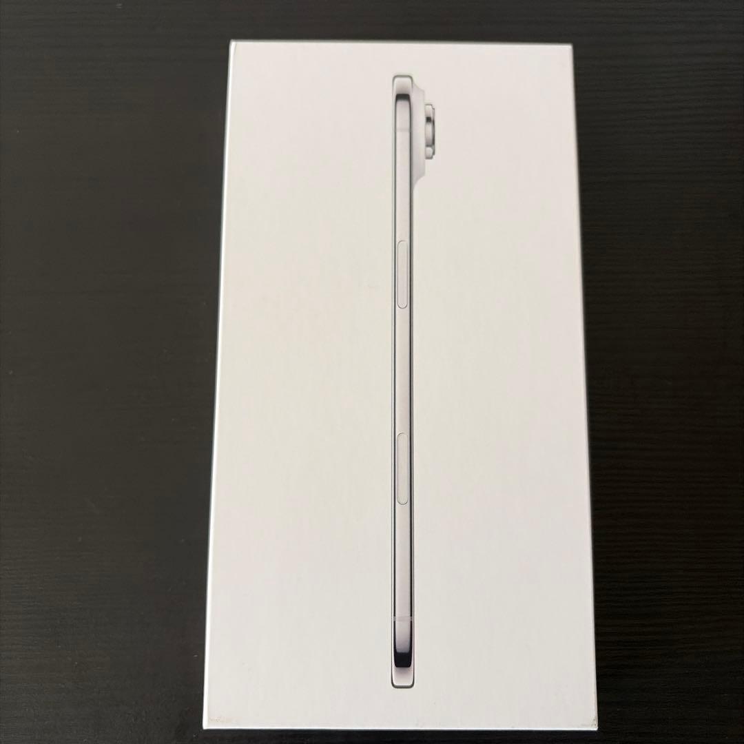 【新品未開封】iPhone Air 256G 本体　クラウドホワイト