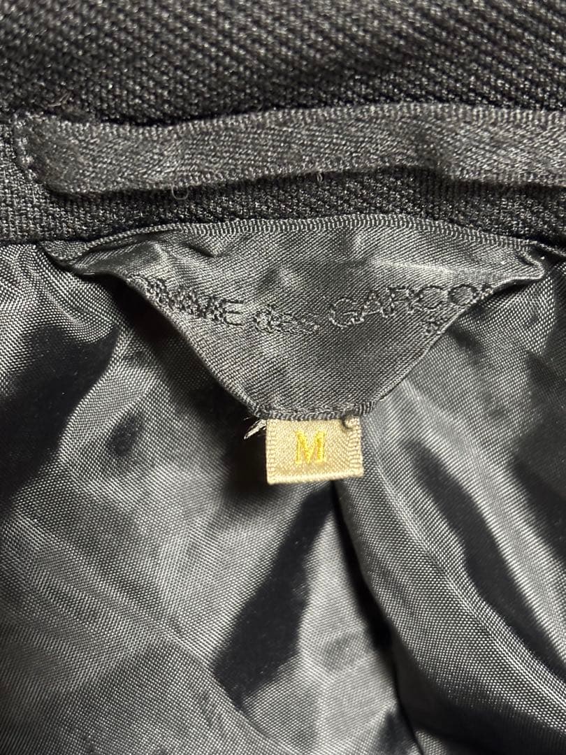 コム・デ・ギャルソン　フリル付き黒テーラードジャケット