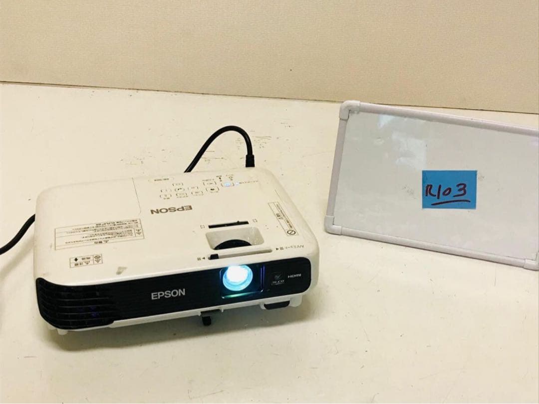 EPSON EB-S04 プロジェクター本体動作確認済み