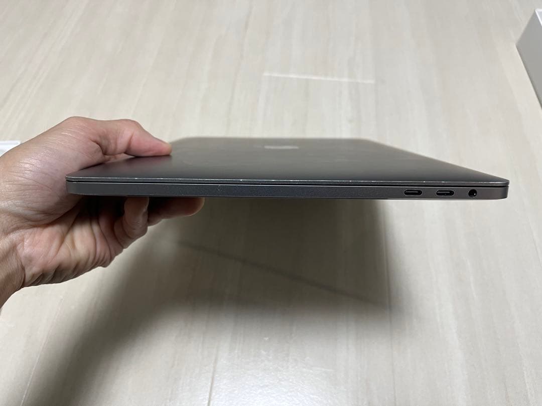 MacBook本体 Macbook Pro 13 2018 1TB 16GB