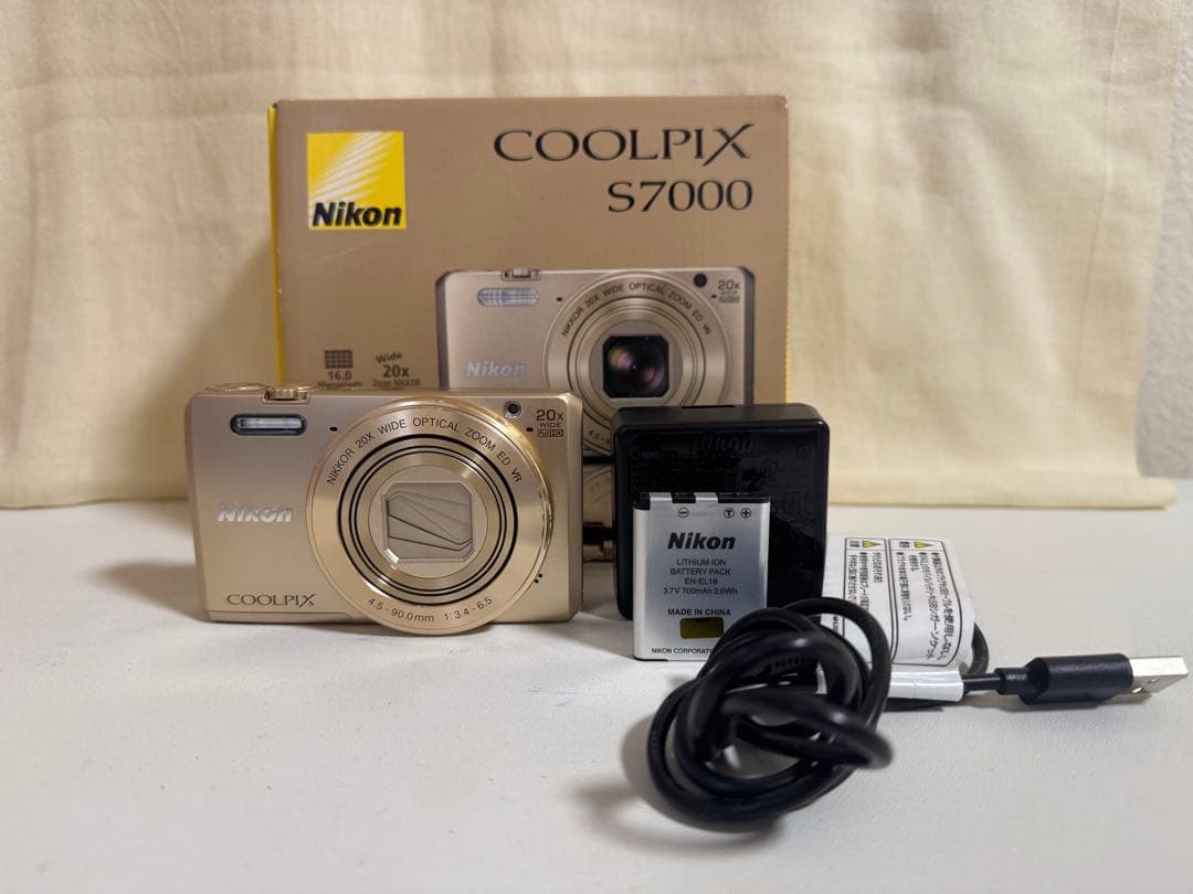 Nikon COOLPIX S7000 ゴールド