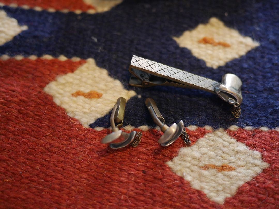 GLAD HAND シルバー ネクタイピン／カフスボタンセット　ハットタイプ