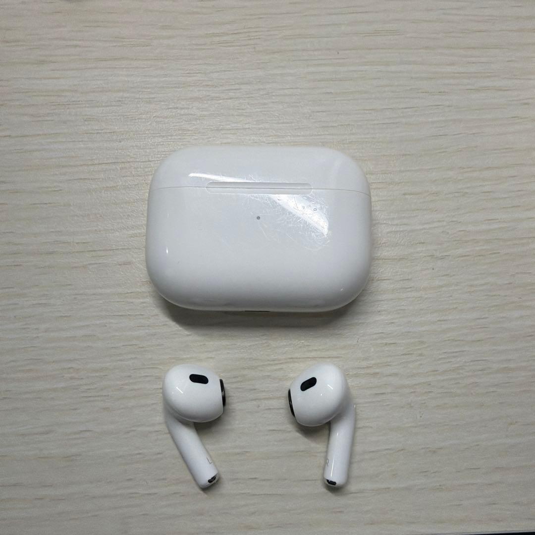 AirPods pro2本体 ホワイト 充電ケース付き　イヤーチップ新品