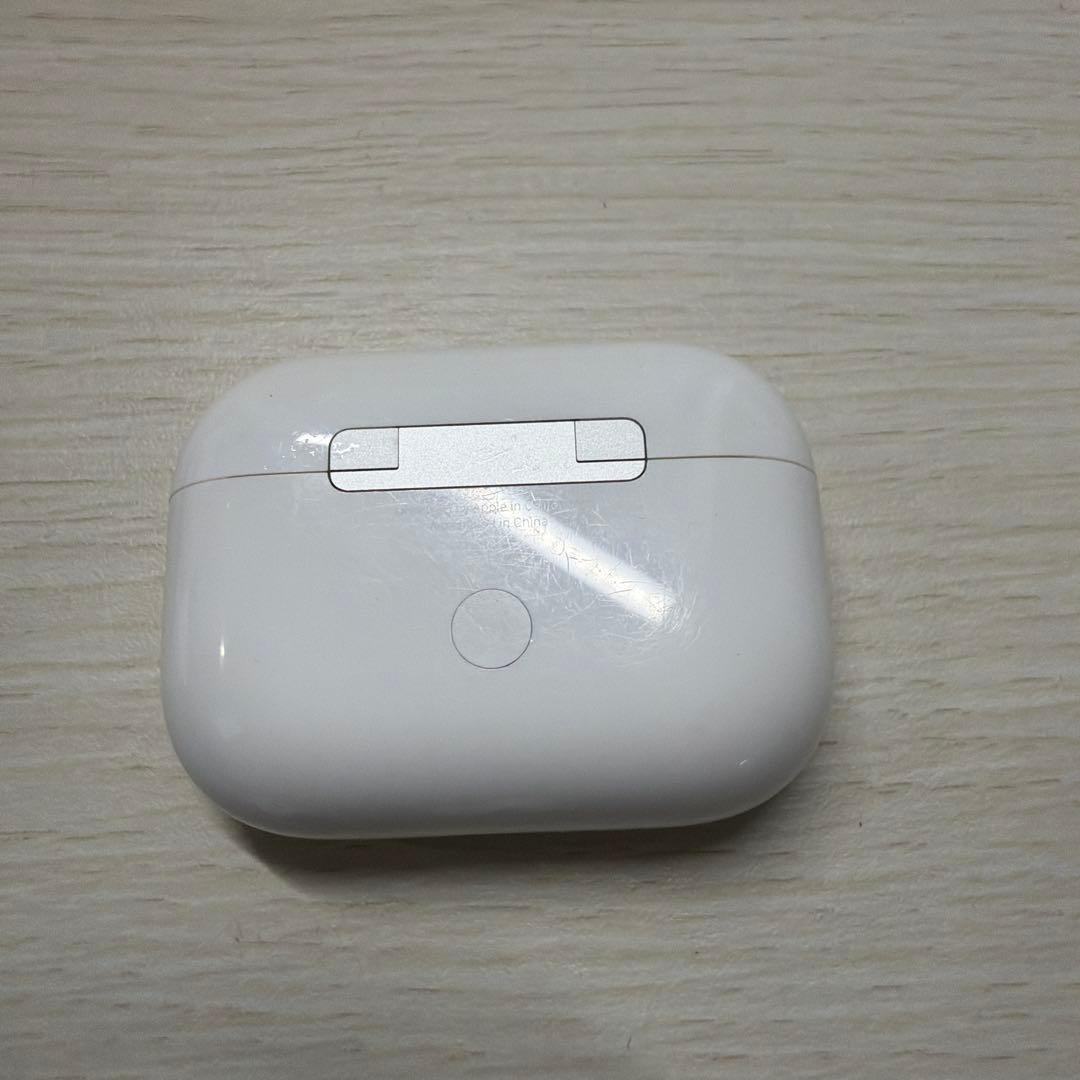 AirPods pro2本体 ホワイト 充電ケース付き　イヤーチップ新品