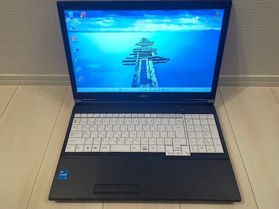 富士通 A5512/K i5 12世代 256GB Office