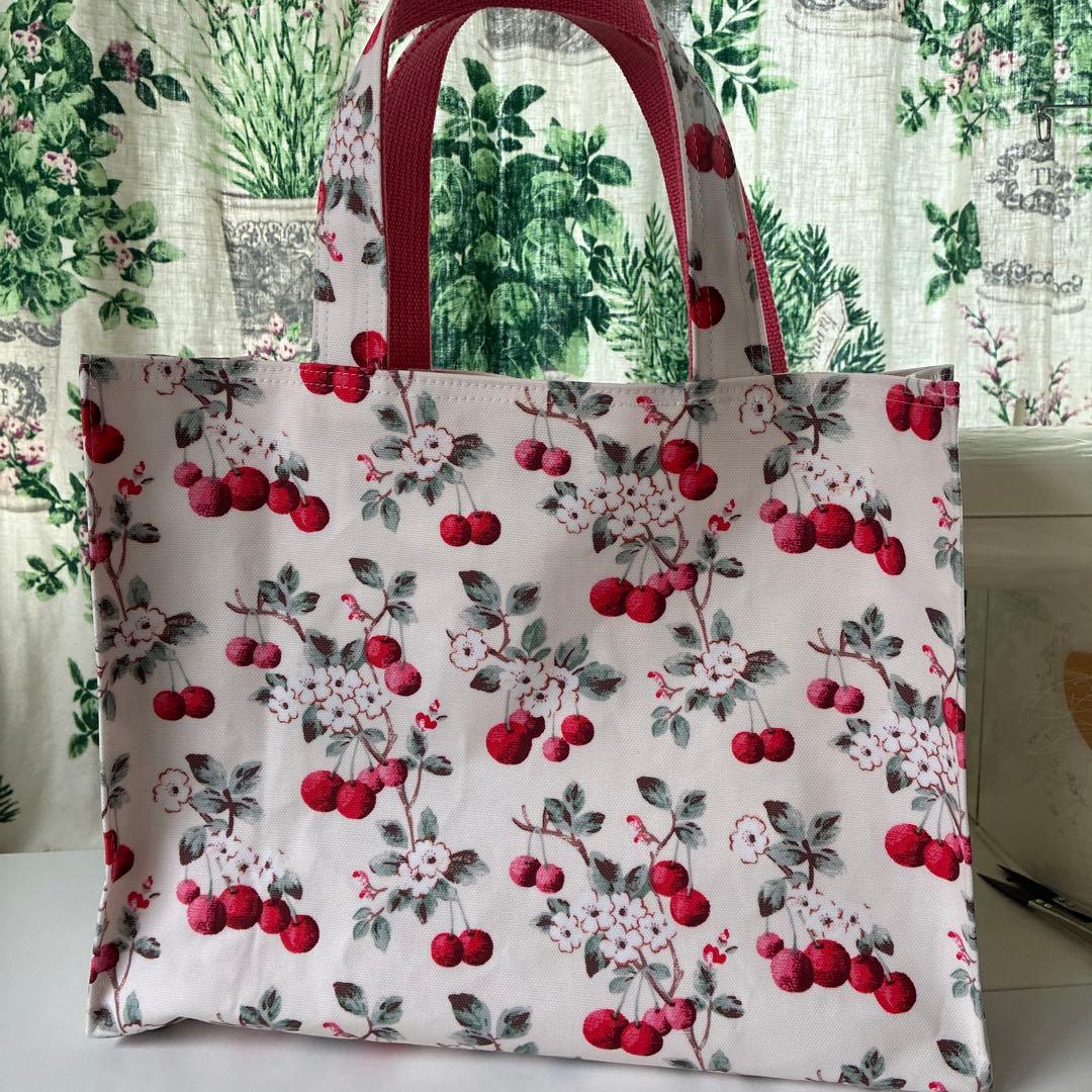 milk tea様　キャスキッドソン　ハンドメイドオーダー