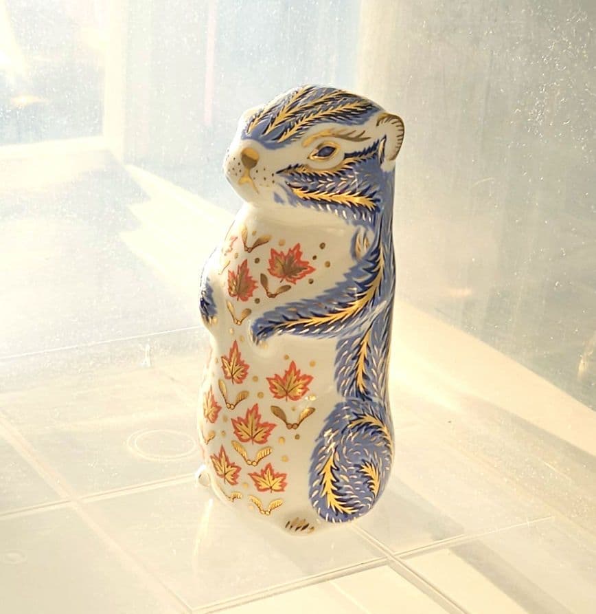 『ロイヤルクラウンダービー』のペーハーウエイト　「リス」