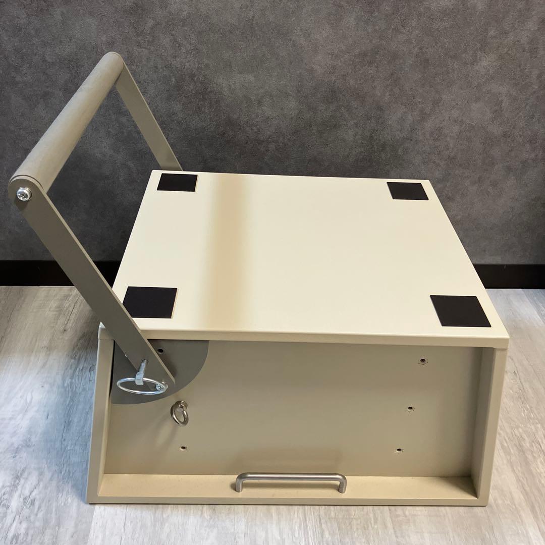 【Meltis】　自宅でピラティス　部屋に溶け込むマルチトレーニング用品