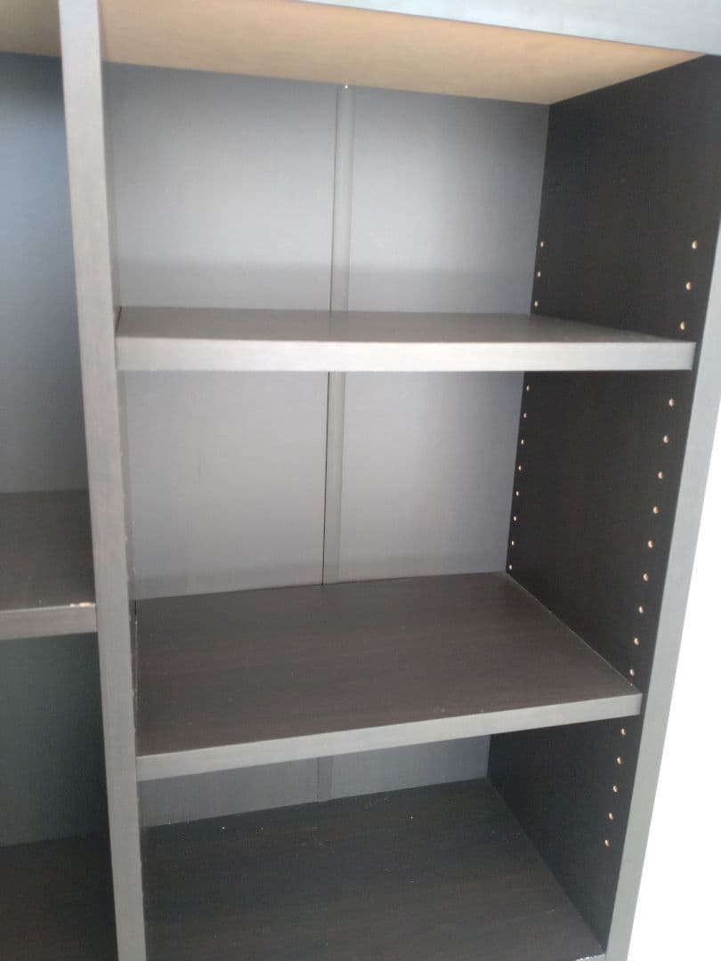 ダークブラウン 本棚 高さ調整可能あり　木製