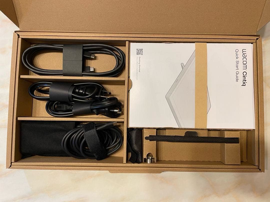 液タブ・ペンタブ Wacom Cintiq24 (DTK-246)