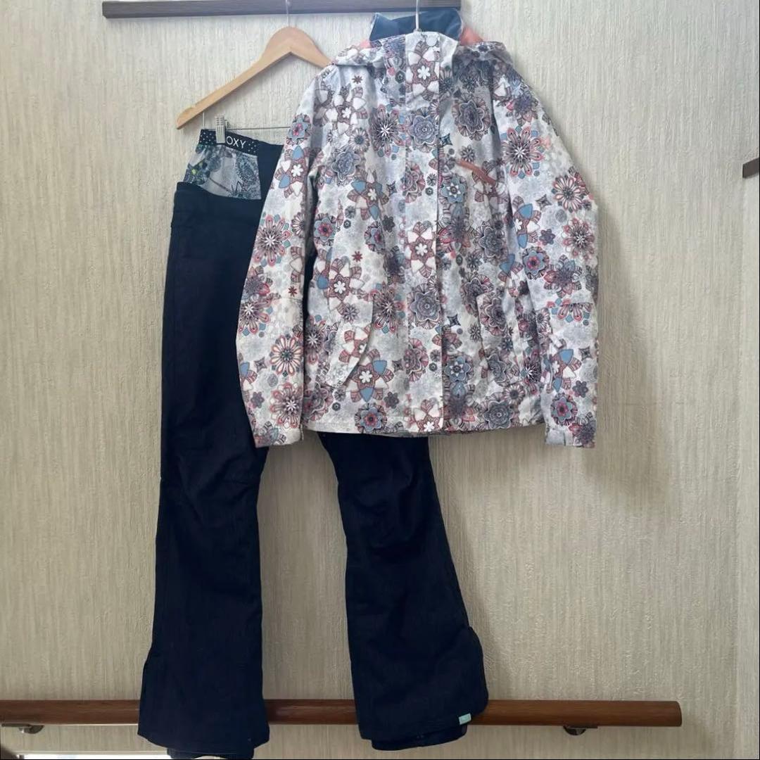 ロキシー　ROXY　レディース　スノーボードジャケット　Sサイズ　総柄上下セット