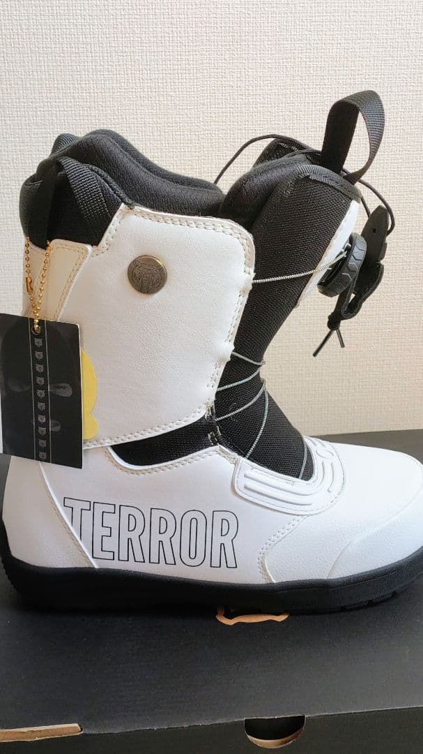 【新品】スノーボードブーツ23.5cm ホワイト