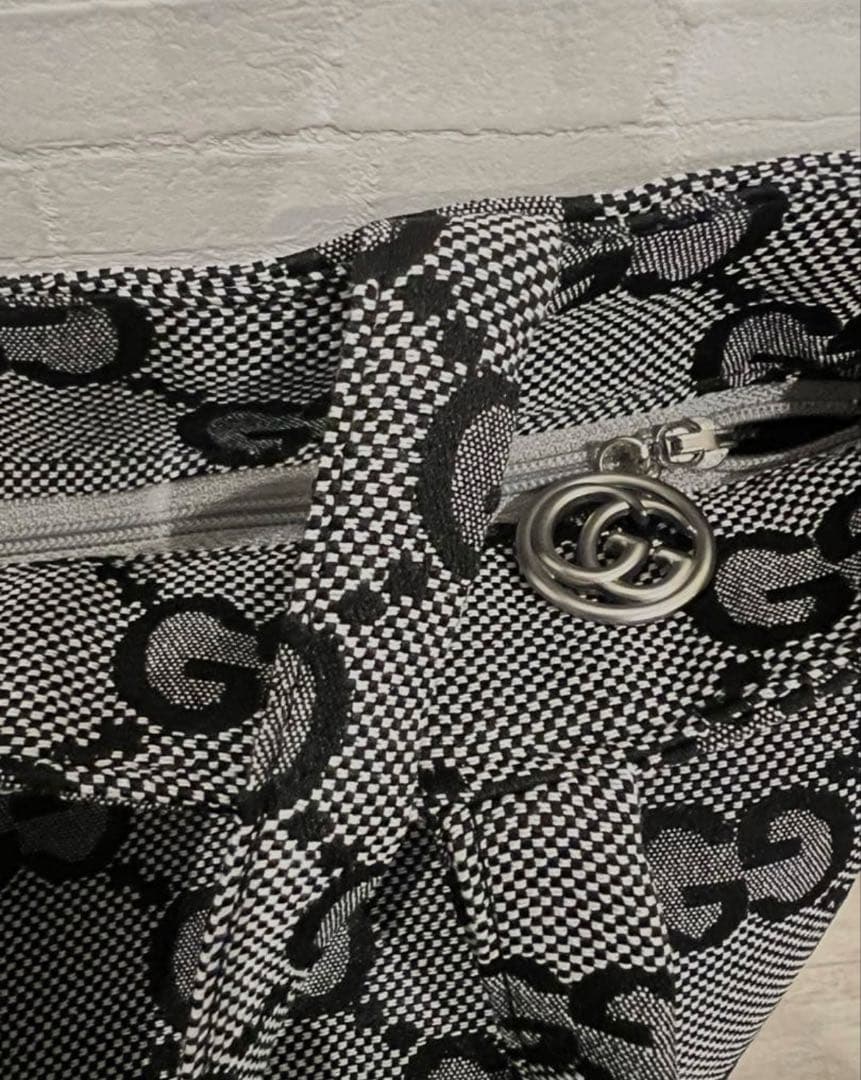 GUCCIロゴキャンバストートバッグ