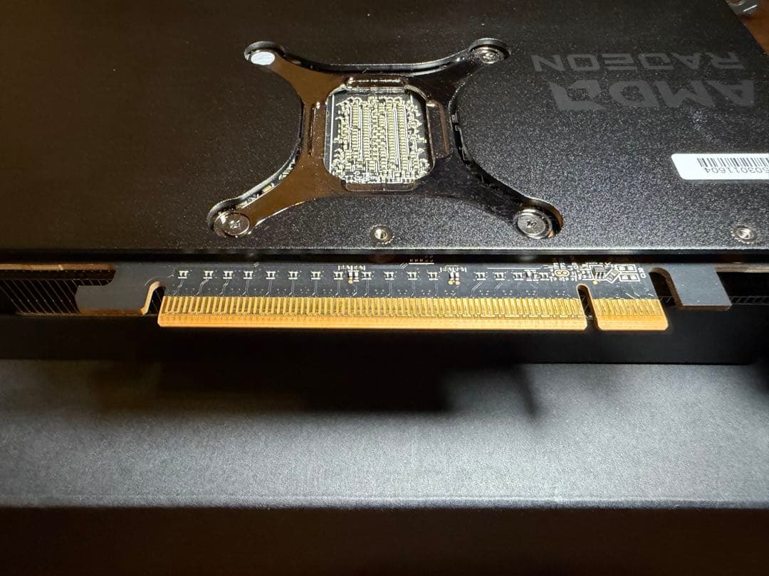 玄人志向 Radeon RX9070XT 16GB グラフィックボード