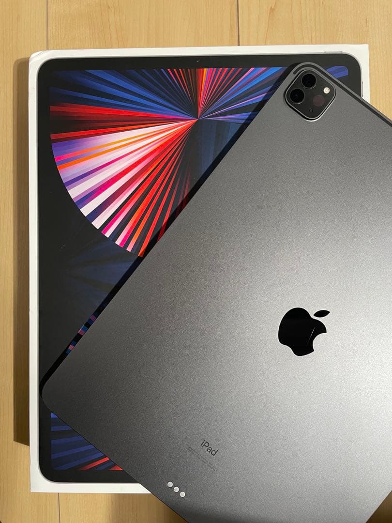 iPad Pro 12.9 第5世代 Magic keyboard 付き