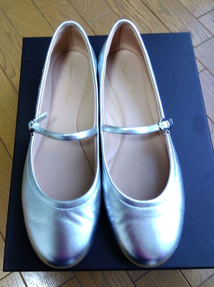 Gianvito Rossi　ジャンヴィトロッシ　フラットシューズ　シルバー