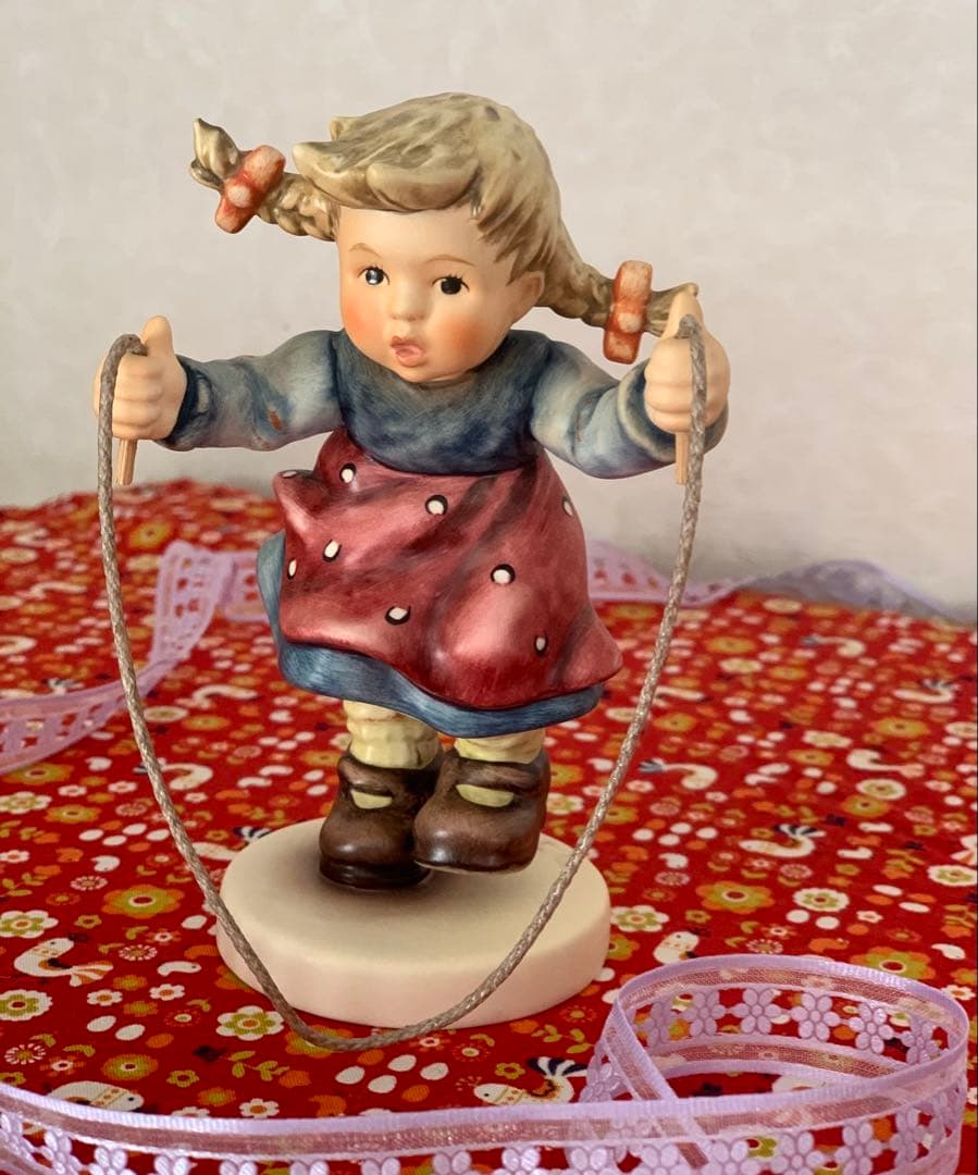 ゲーベル・フンメル人形・縄跳びをする子どもたち・可愛いです♡