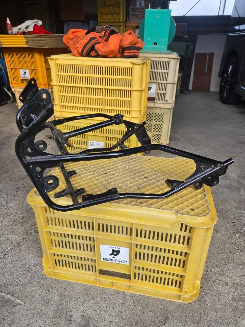 GPZ900R アッパーカウルフレーム