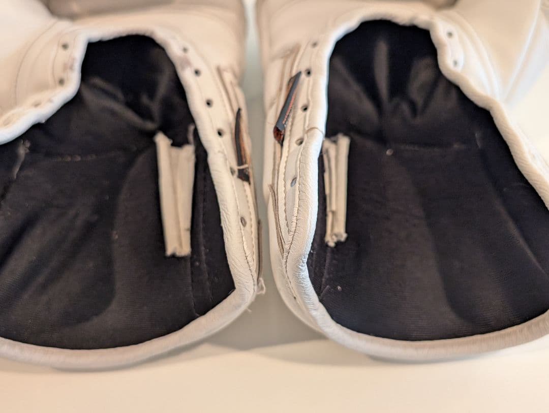 RIVAL ライバル　スパーリング　ボクシンググローブ 14oz ホワイト