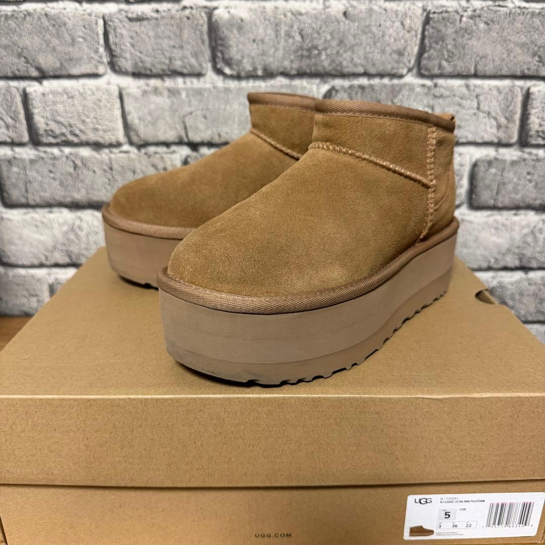 靴 UGG W CLASSIC ULTRA MINI PLATFORM 22cm