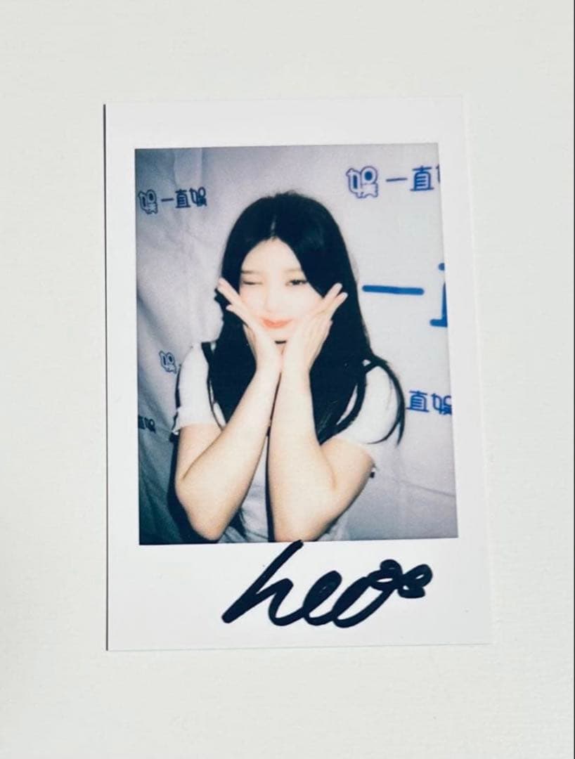 illit bomb yzy ポラロイド ウォンヒ