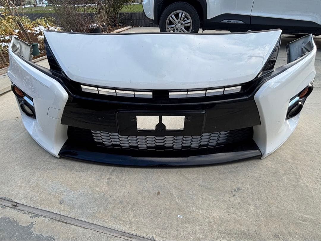 30プリウス　g.s フロントバンパー カラー:040