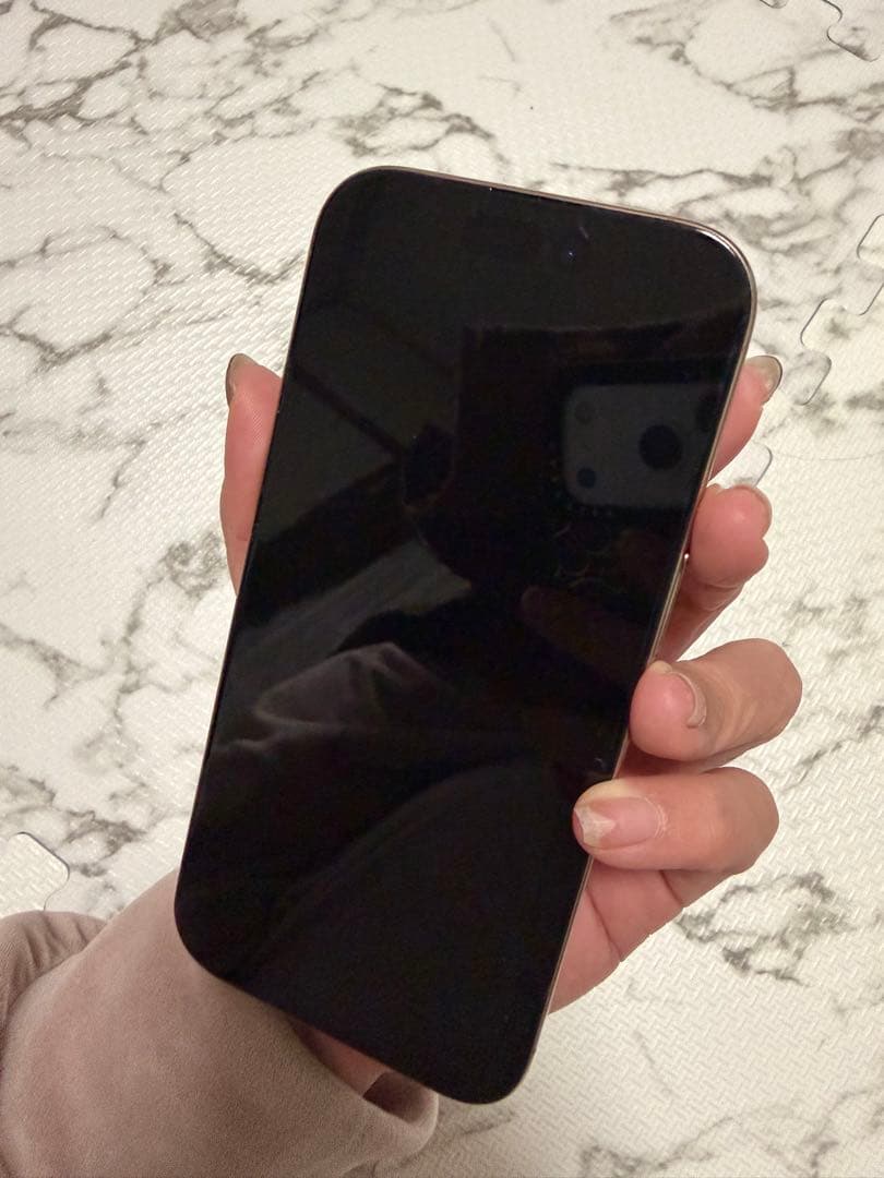 iPhone 16 Pro 本体 256GB デザートチタニウム