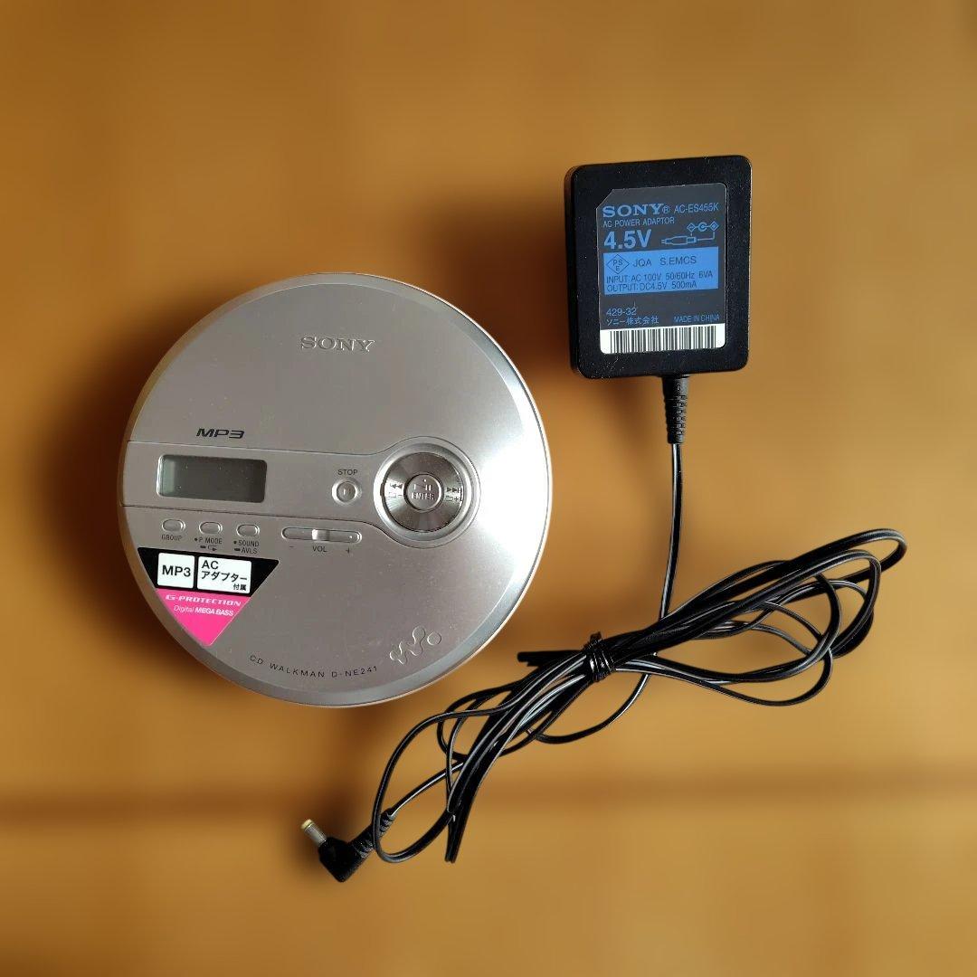ポータブルプレーヤー SONY CD WALKMAN D-NE241