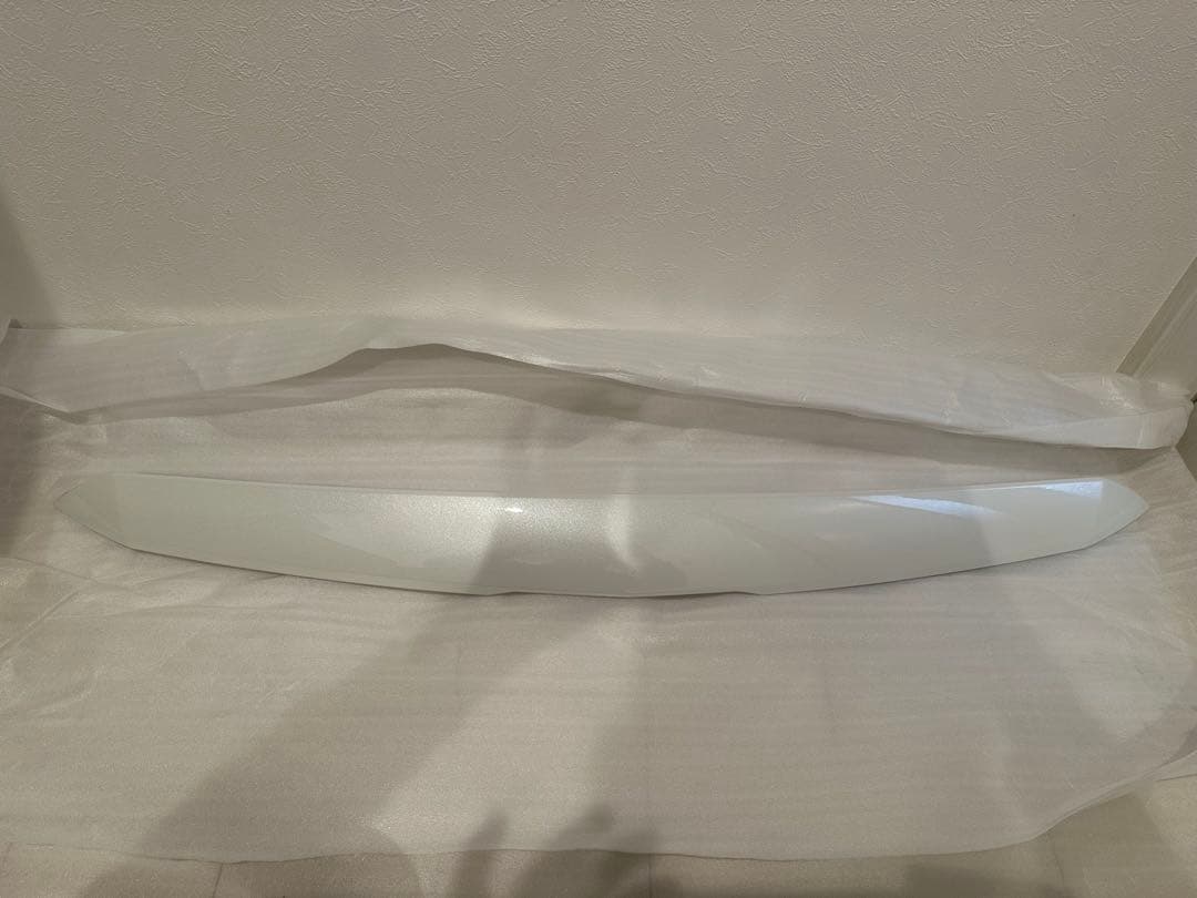 トヨタ 30アルファード　純正　フードトップモール　 ホワイトパール